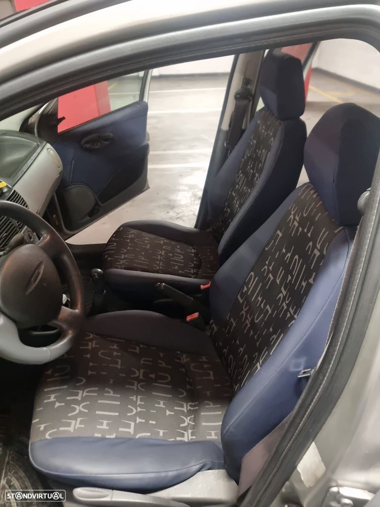 Fiat Punto 1.9 JTD 85 Emotion - 14