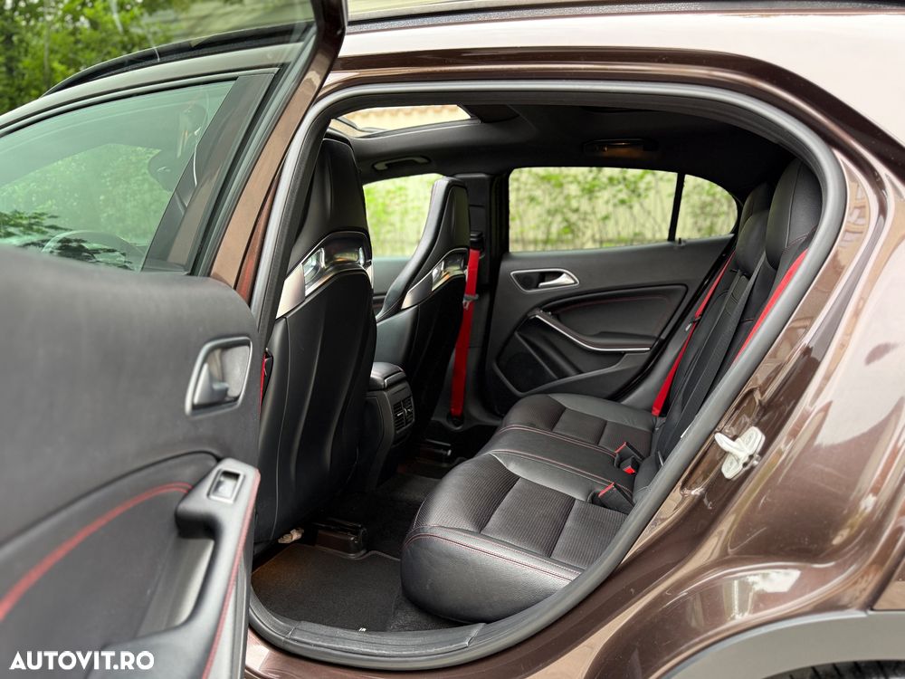 Mercedes-Benz GLA AMG 45 4Matic AMG Speedshift 7G-DCT - 9