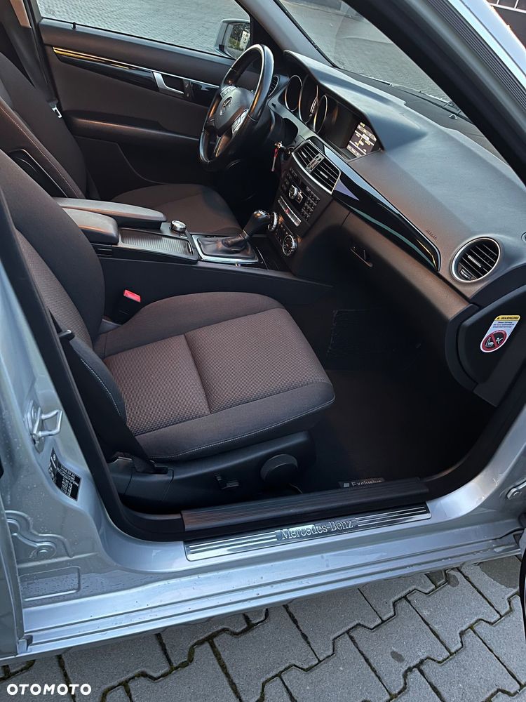 Mercedes-Benz Klasa C 220 CDI 7G-TRONIC Edition - 29