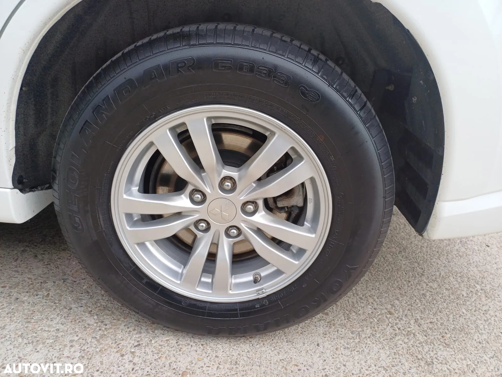 Mitsubishi Outlander 2.4 4WD Plug-In Hybrid - 24