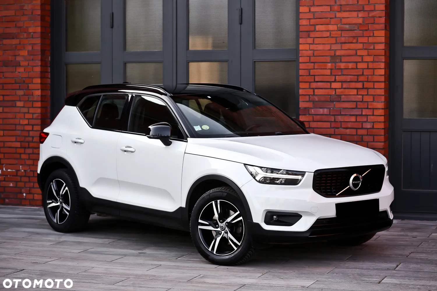 Volvo XC 40 D4 AWD Geartronic R-Design - 2