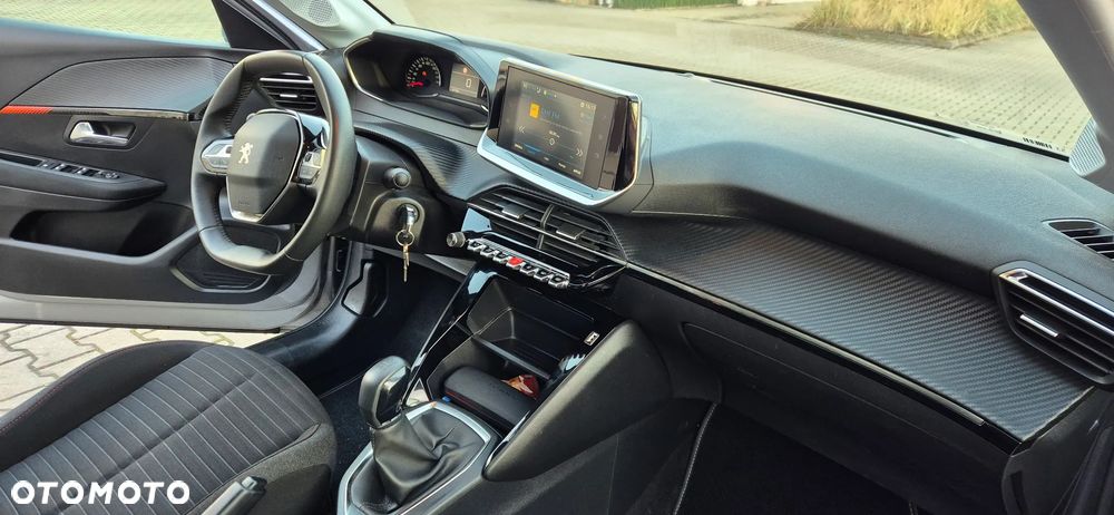 Peugeot 208 - 11