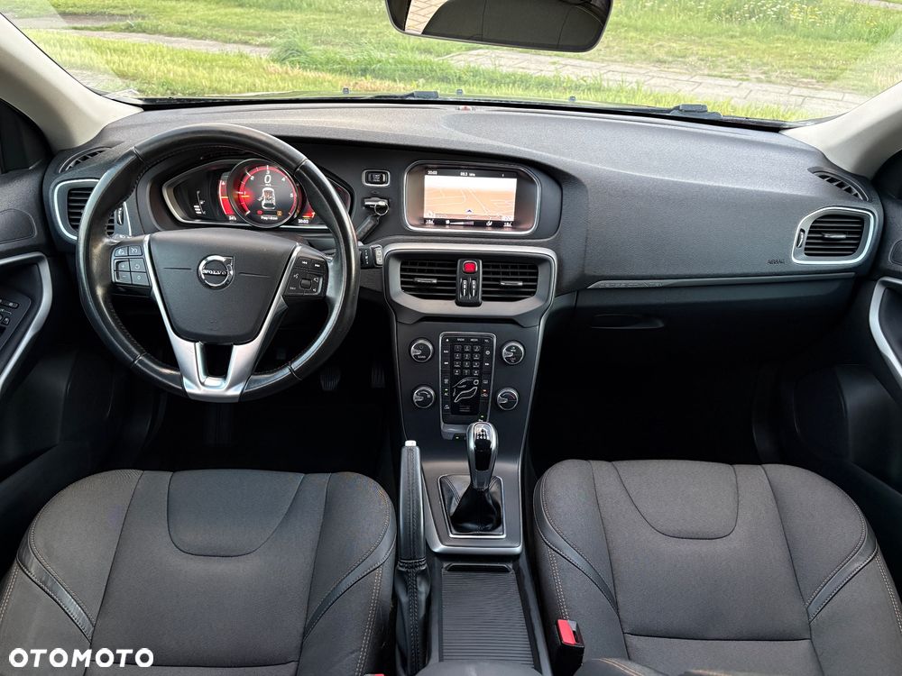 Volvo V40 Cross Country D2 Momentum - 16