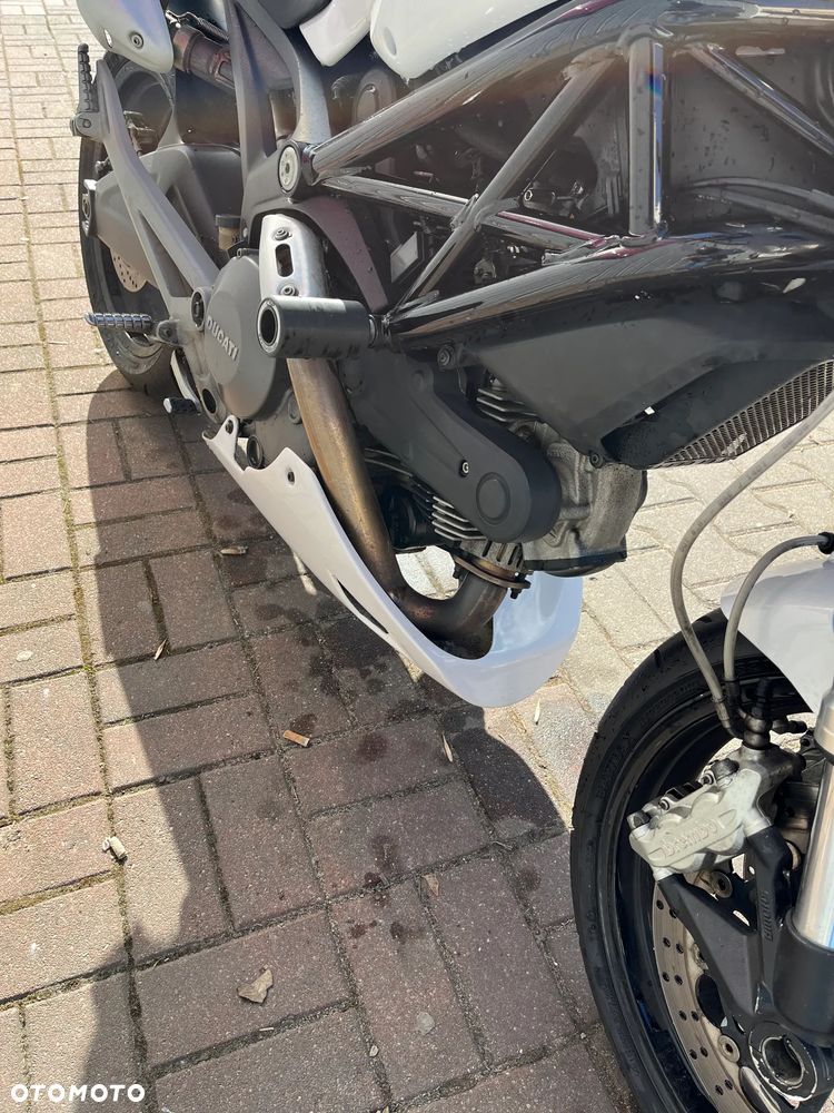 Ducati Monster - 10
