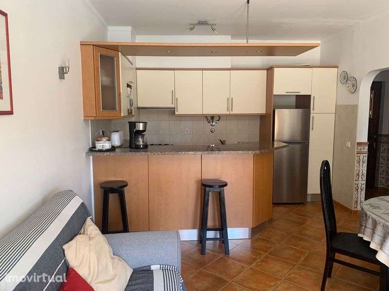 Aluga-se T1 na Praia da Rocha - Grande imagem: 4/7