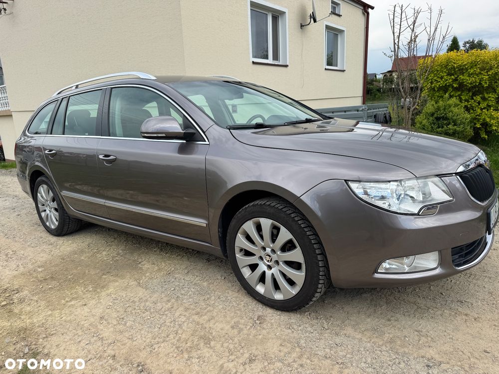 Skoda Superb 2.0 TDI Ambition DSG - 8
