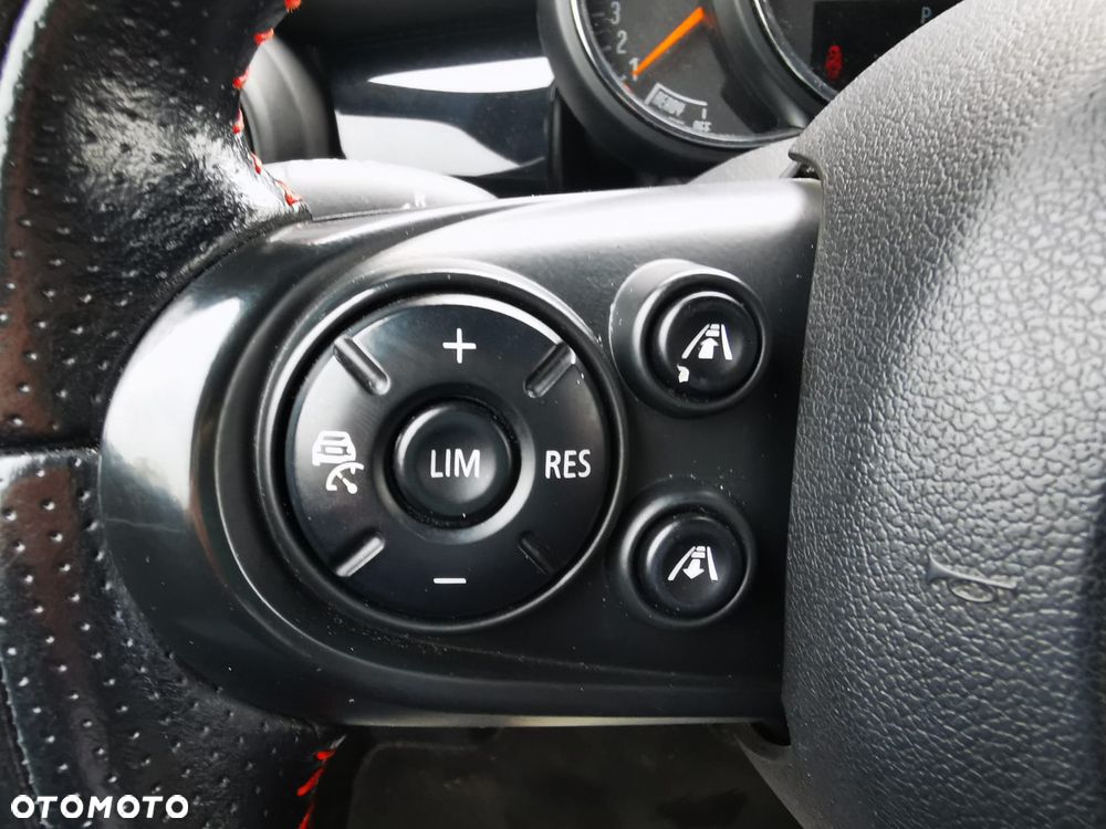 MINI Cooper Standard - 32