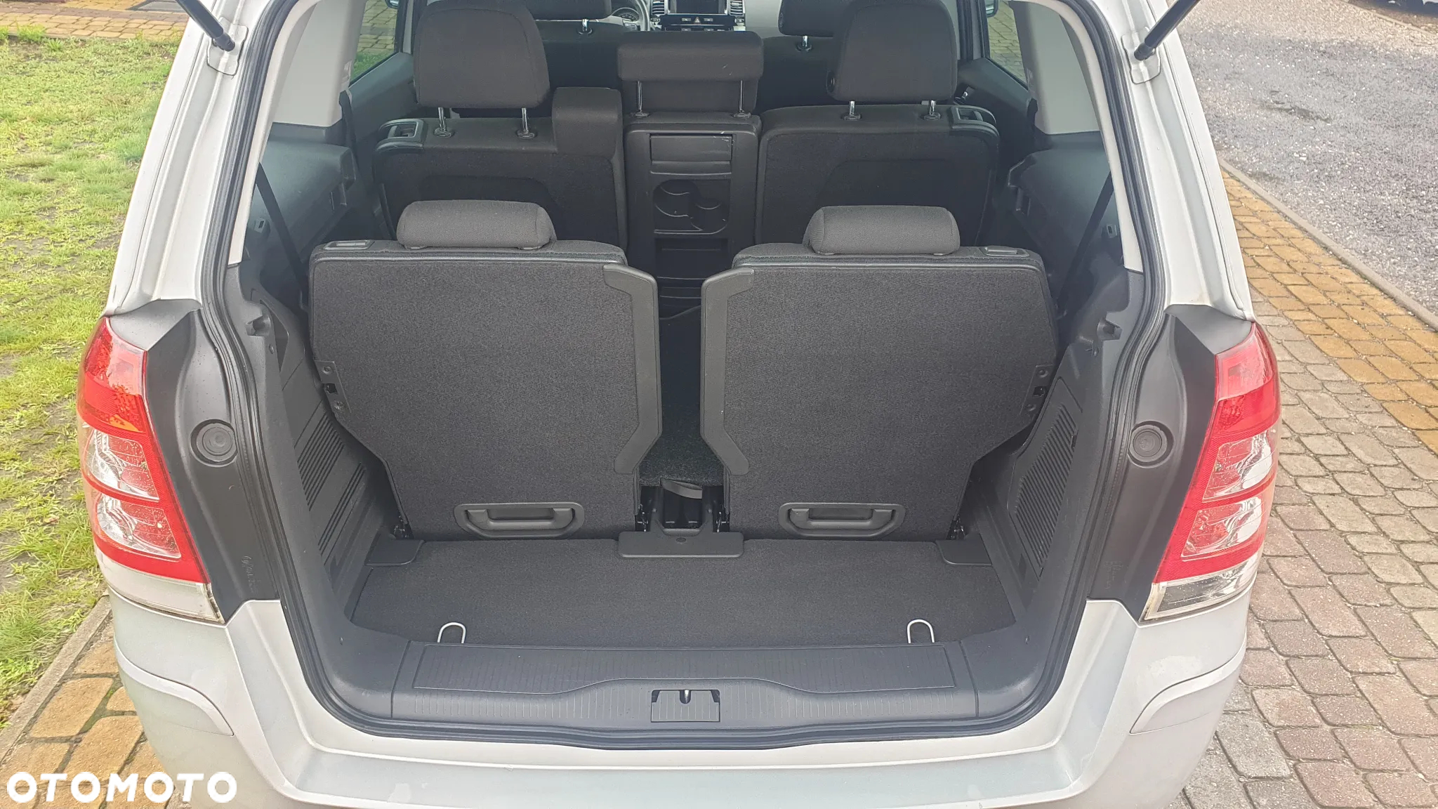 Opel Zafira - 9