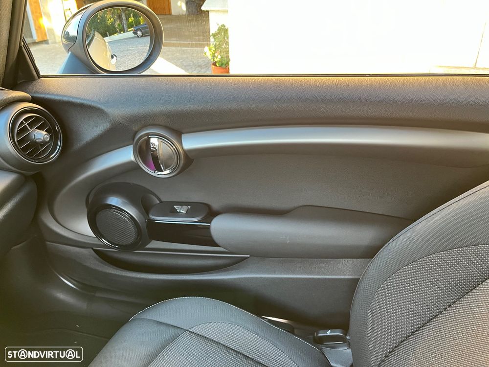 MINI 3 Portas Cooper Aut. - 16