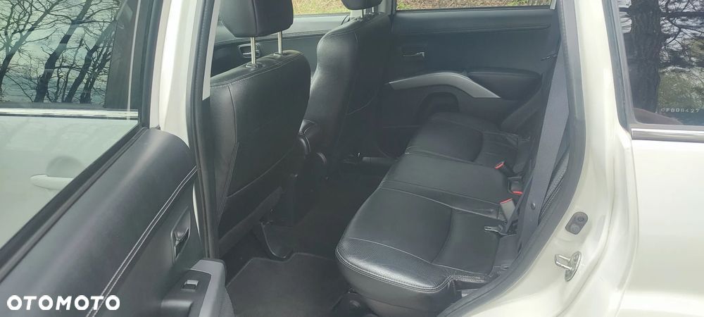 Mitsubishi Outlander 2.2 DI-D 4WD TC-SST Invite - 8