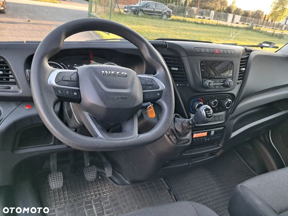 Iveco Daily 72C180 Kontener + Winda 1 Tona Salon Polska - 13
