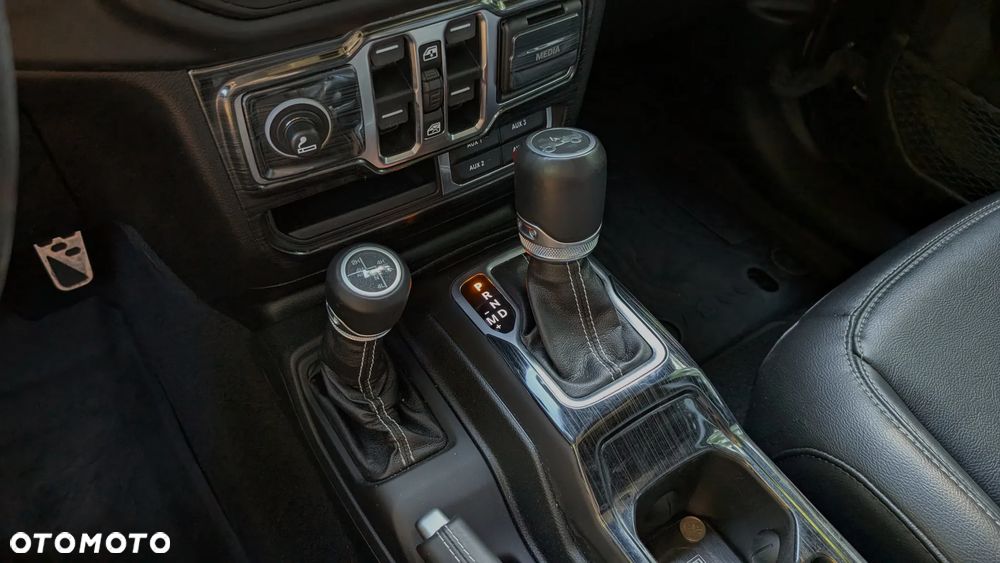 Jeep Wrangler Unlimited GME 2.0 Turbo Sahara - 32