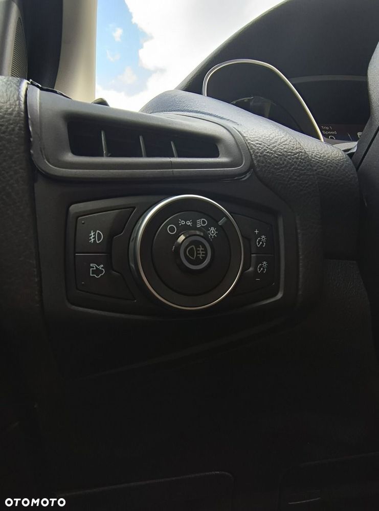 Ford Focus - 37