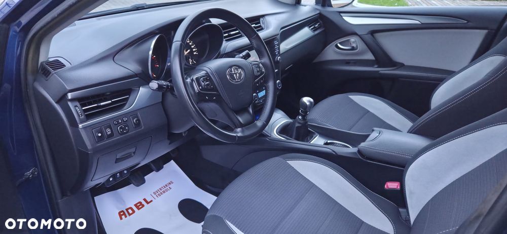 Toyota Avensis 2.0 D-4D Premium - 18
