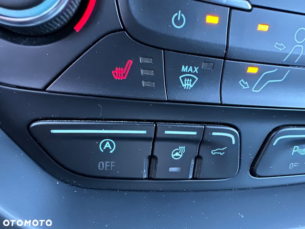 Ford Kuga 1.5 EcoBoost 2x4 ST-Line - 18