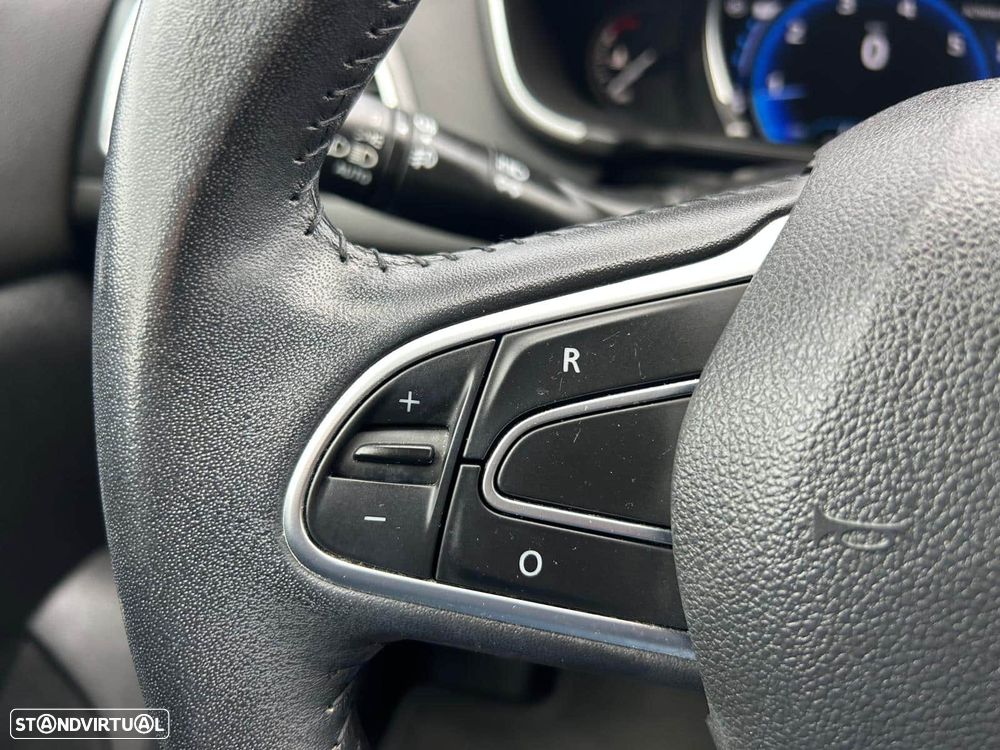 Renault Mégane ENERGY TCe 130 EDC LIMITED - 19