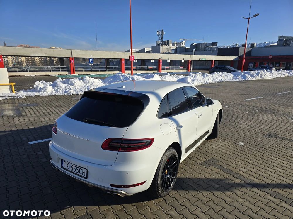 Porsche Macan Turbo - 8