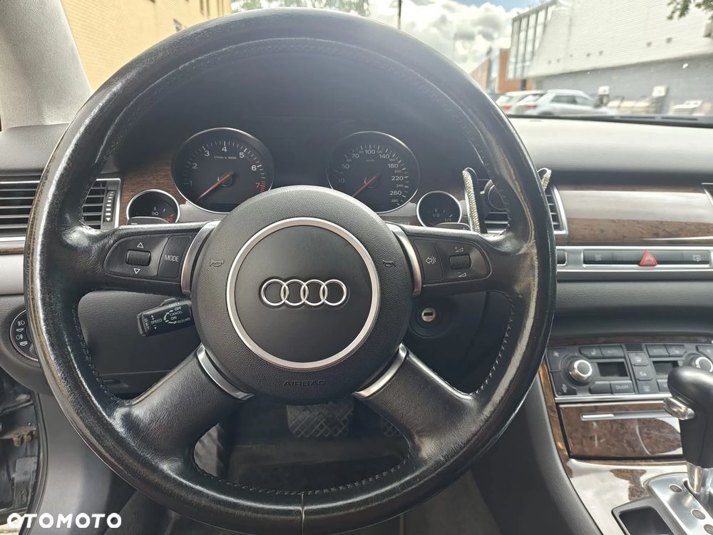 Audi A8 4.2 Quattro - 15