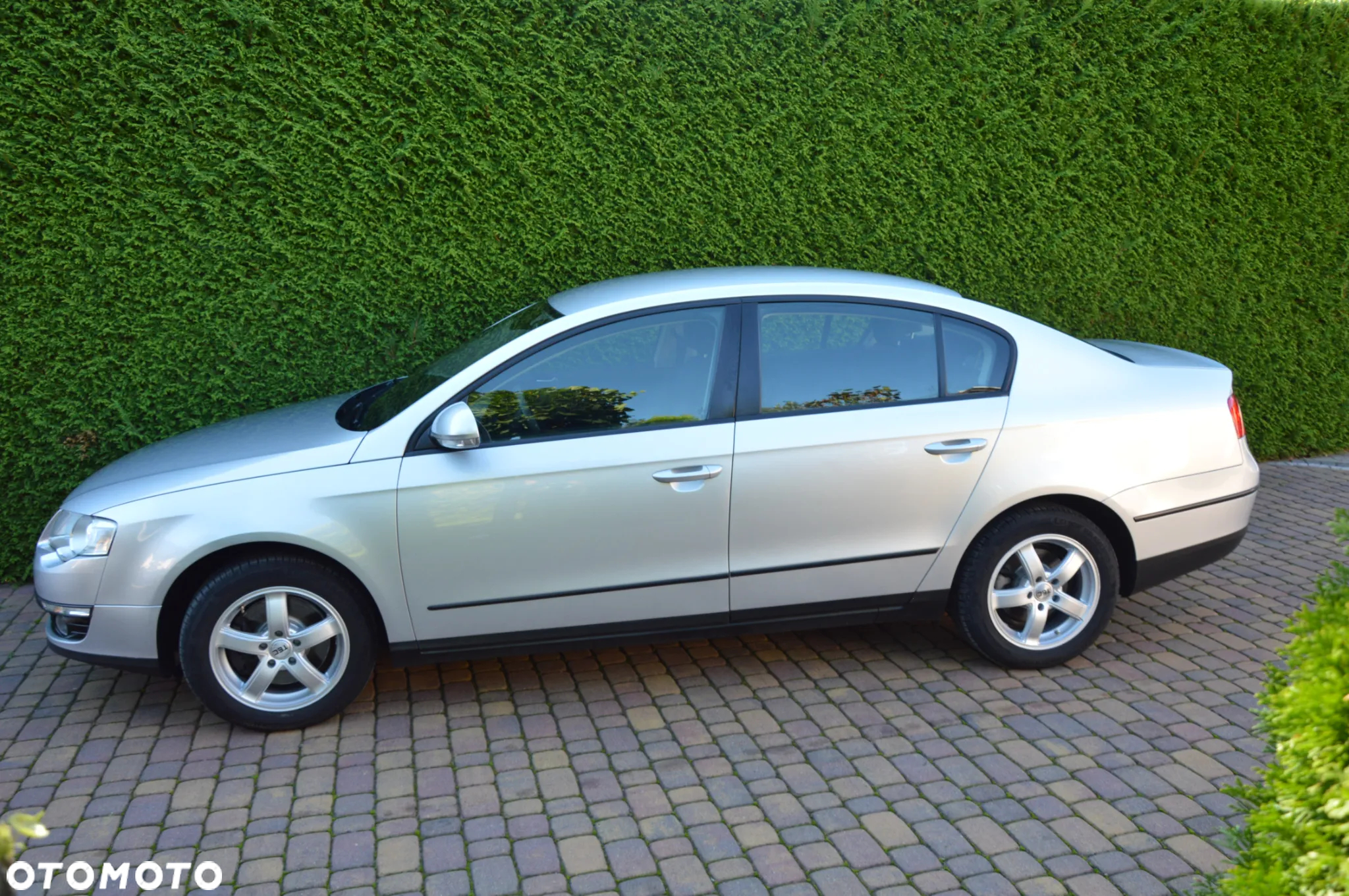 Volkswagen Passat 1.6 Trendline - 2
