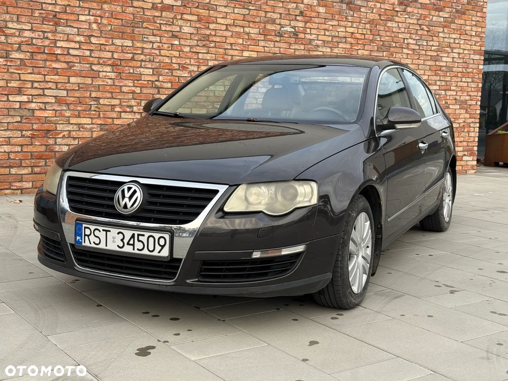 Volkswagen Passat 2.0 TDI DPF Highline - 13