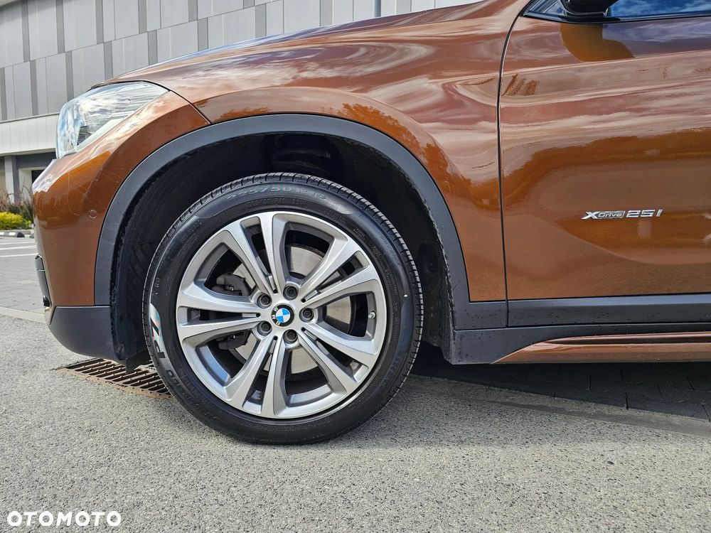 BMW X1 xDrive25i Sport Line - 17