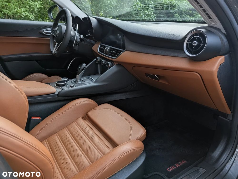 Alfa Romeo Giulia 2.0 Turbo Veloce Q4 - 18