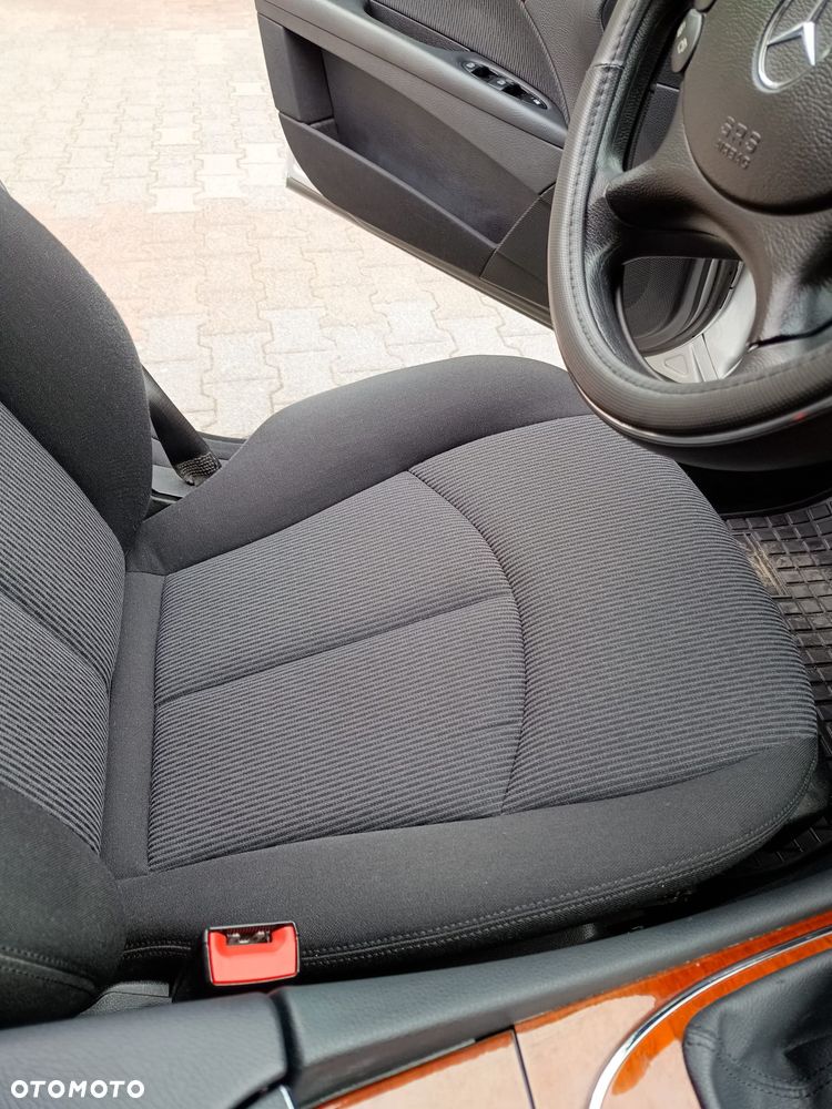 Mercedes-Benz Klasa E 200 CDI Classic - 16