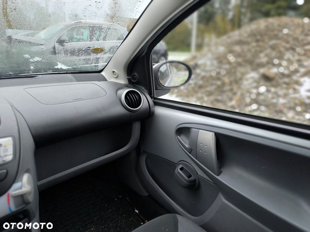 Toyota Aygo City - 8