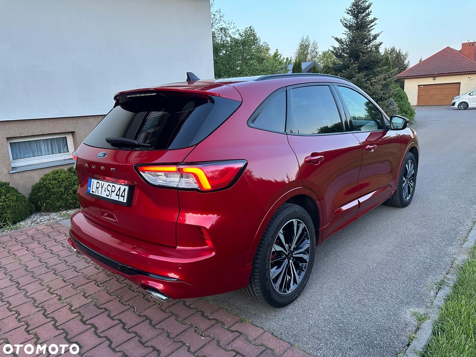 Ford Kuga 1.5 EcoBoost ST-LINE - 4