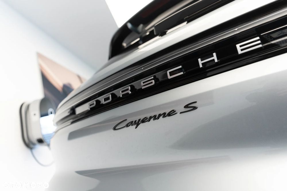 Porsche Cayenne - 30