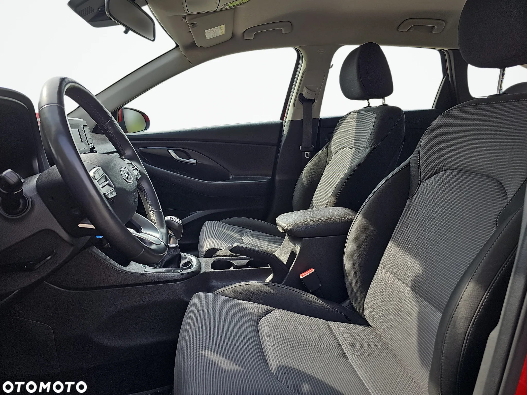 Hyundai i30 1.6 D Classic + - 12