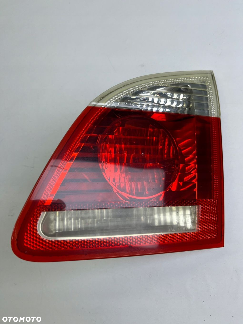 LAMPA PRAWY TYŁ W KLAPĘ BMW E61 LCI 6925894 - 5