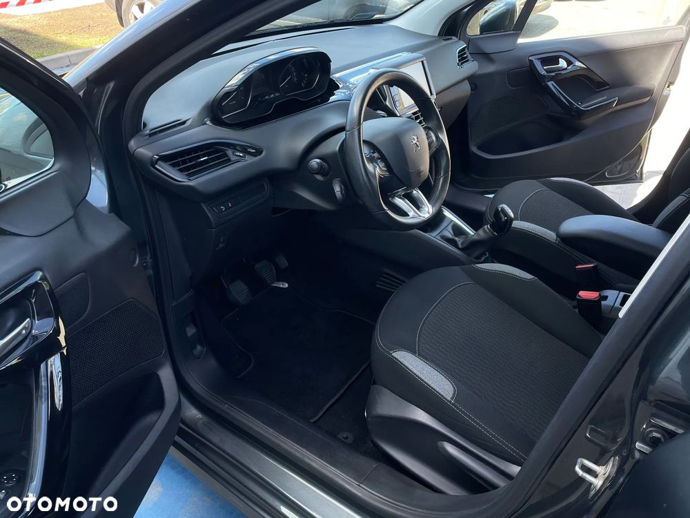 Peugeot 208 1.2 PureTech Allure - 11
