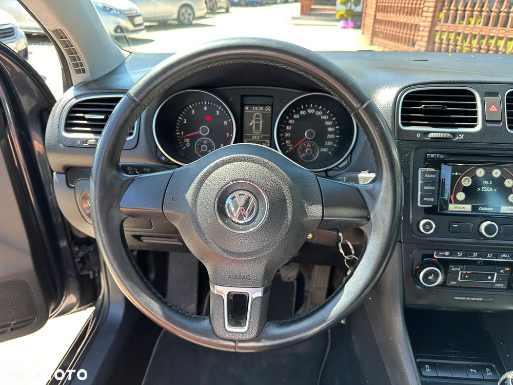 Volkswagen Golf - 8