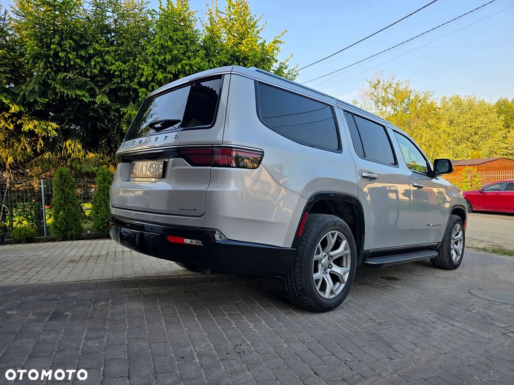 Jeep Wagoneer - 12