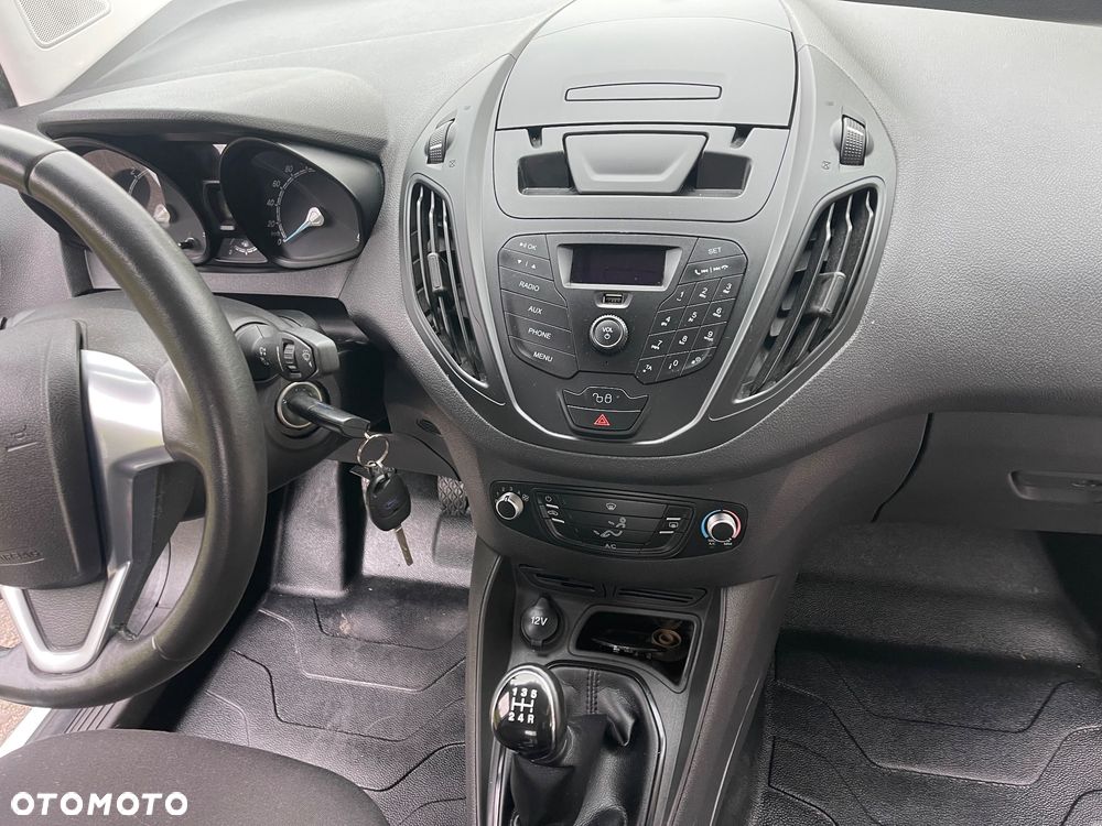 Ford Courier - 17