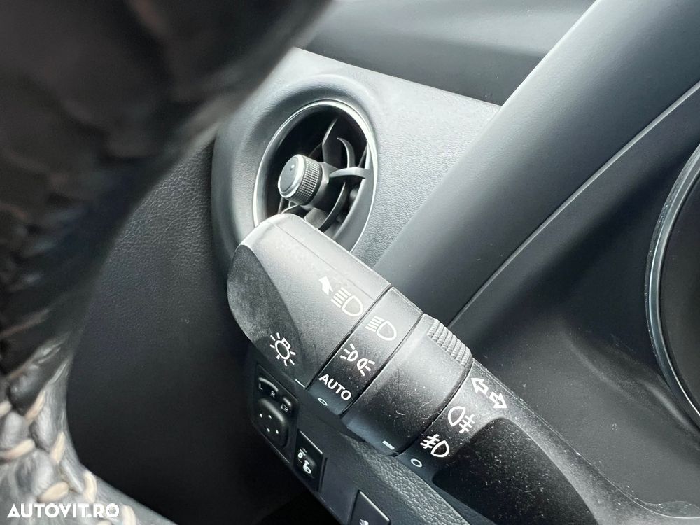 Toyota Auris 1.8 L VVT-i Sol+ - 17