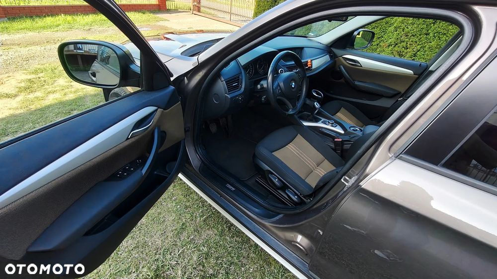BMW X1 sDrive18d xLine - 13