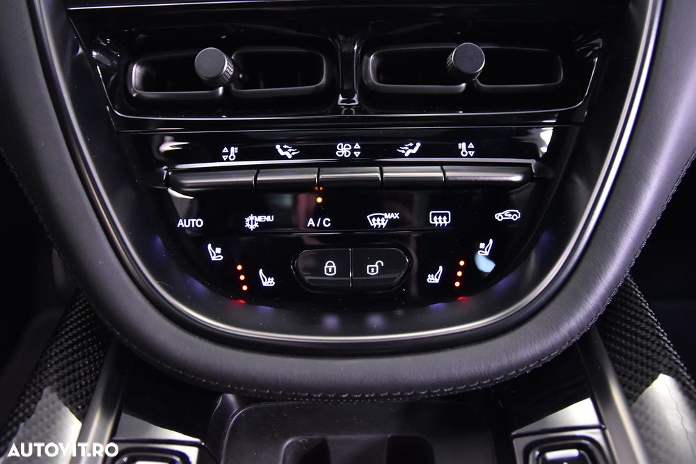 Aston Martin DBX - 18