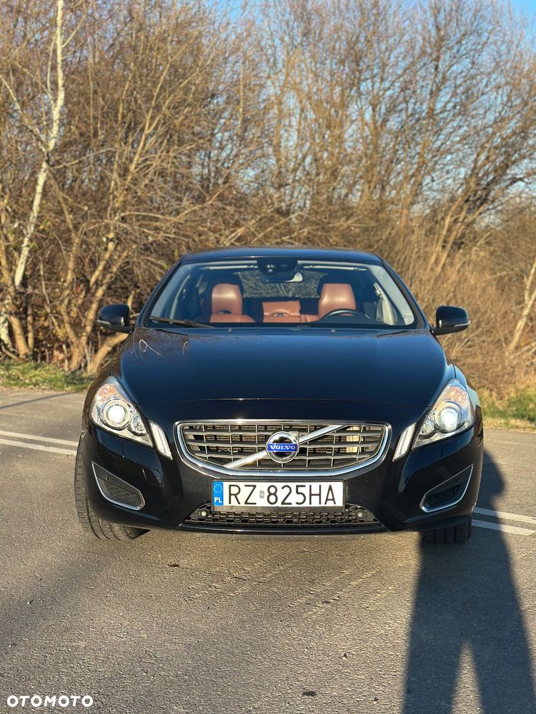 Volvo V60 T3 Summum - 2