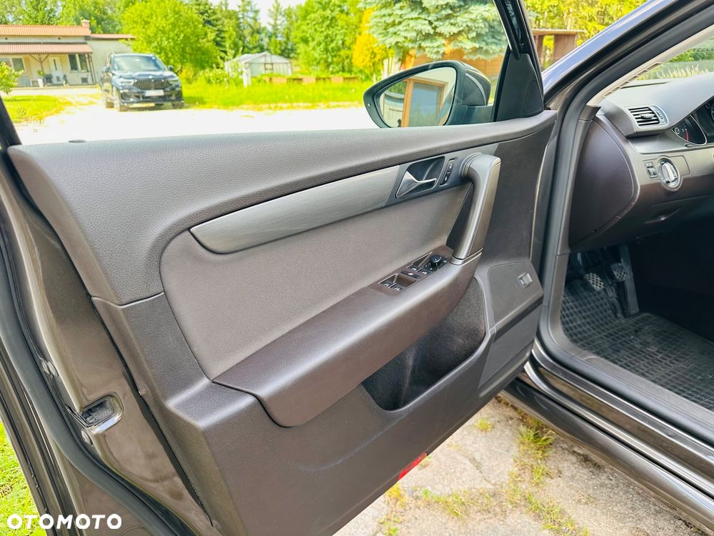 Volkswagen Passat 1.6 TDI Comfortline - 25