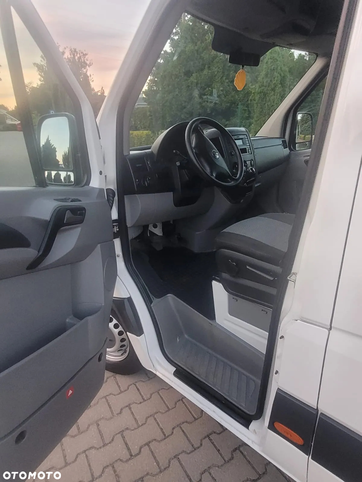 Volkswagen Crafter - 12