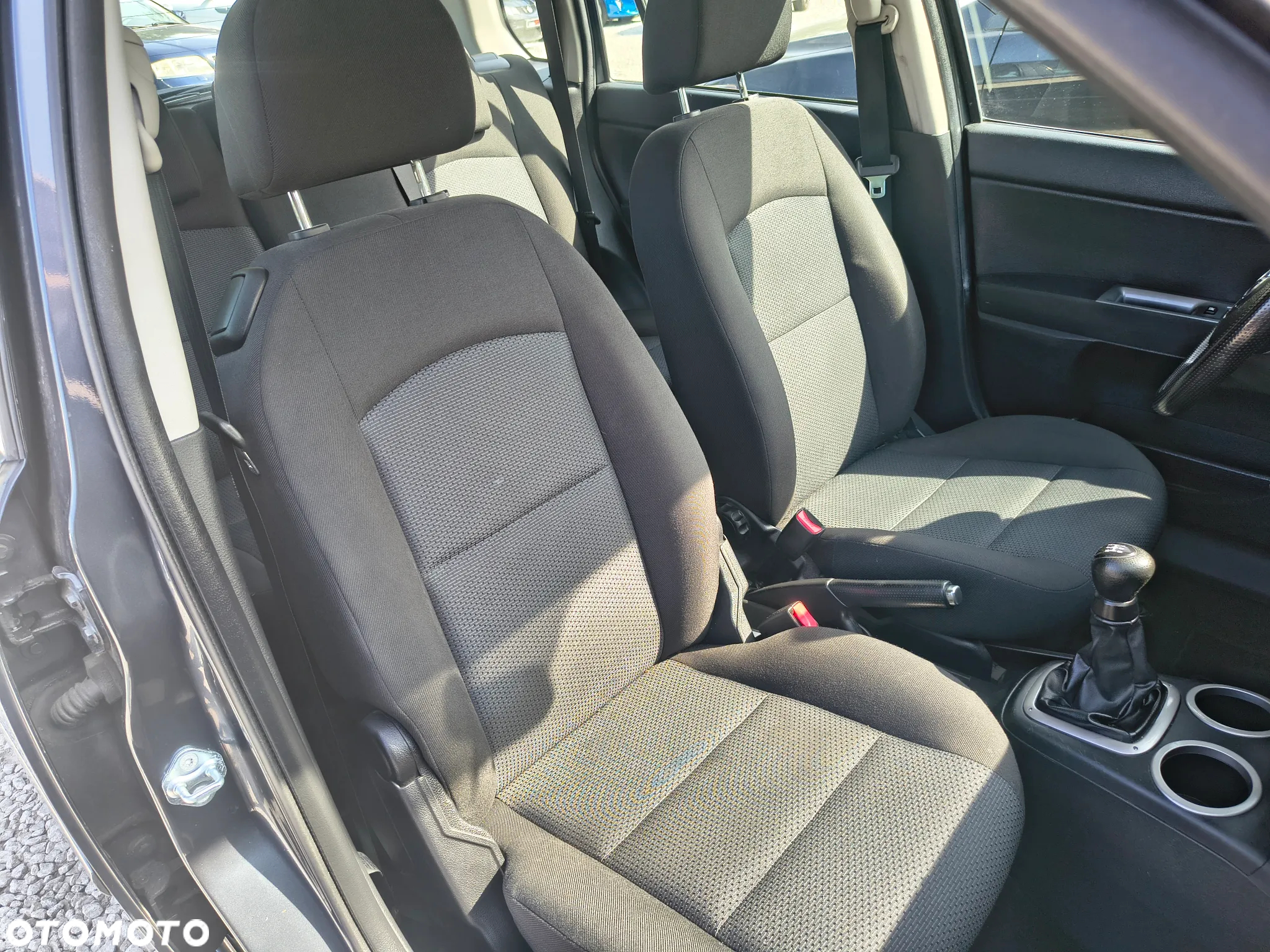 Mazda 2 1.4l Active - 28