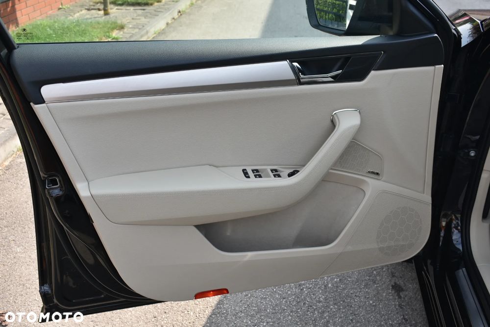 Skoda Superb 2.0 TDI SCR 4x4 L&K DSG - 13
