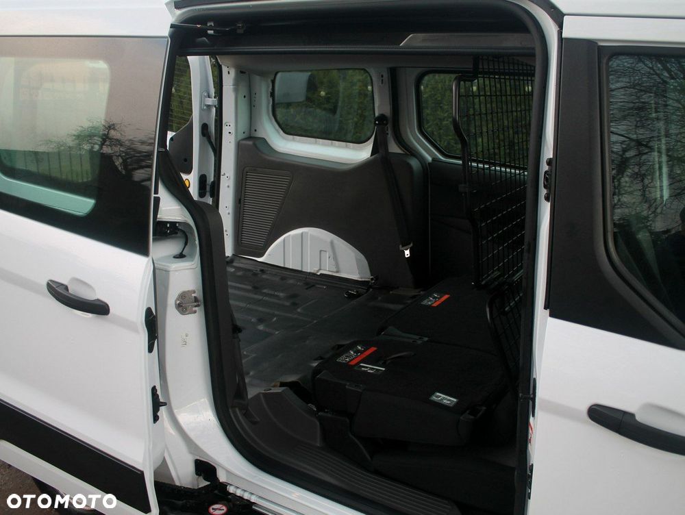 Ford Transit Connect - 27