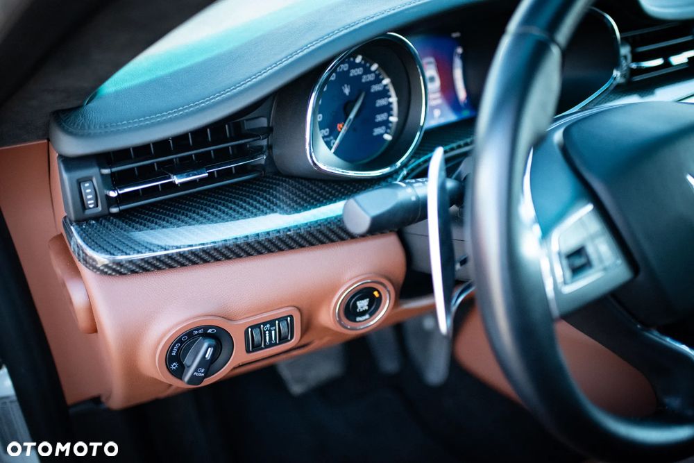 Maserati Quattroporte GTS - 10