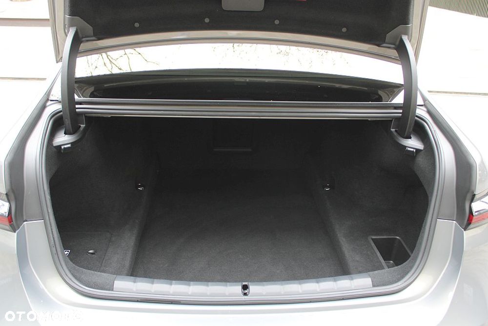 BMW Seria 7 740d xDrive mHEV sport - 39