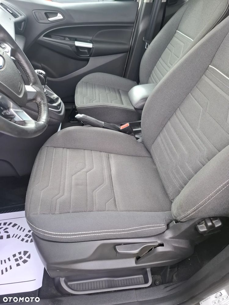 Ford Tourneo Connect Grand - 16