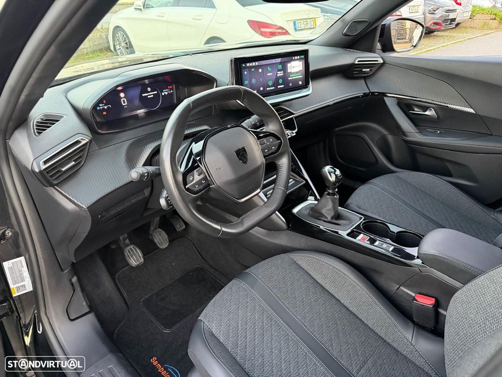 Peugeot 2008 1.2 PureTech Allure - 8