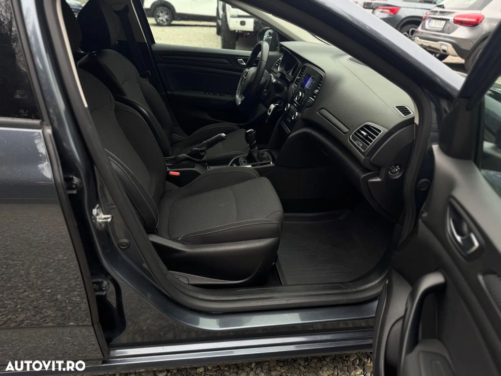 Renault Megane TCe Business - 14